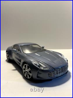 118 2009 Mondo Motors Aston Martin One-77 Silver Blue Discast 118 2009 Mondo Motors Aston Martin One-77 Silver Blue Discast