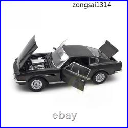 1/18 Aston Martin V8 Vantage Gray Diecast Model Car