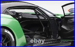 1/18 AutoArt ASTON MARTIN Vulcan Apple Tree Green Metallic 70263 Suede Base