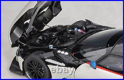 1/18 AutoArt ASTON MARTIN Vulcan (Stratus White With Blue Stripes) 70261
