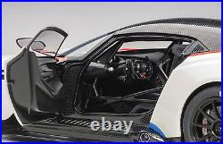 1/18 AutoArt ASTON MARTIN Vulcan (Stratus White With Blue Stripes) 70261