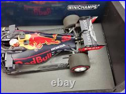 1 18 scale model number Aston Martin Red Bull Racing MINICHAMPS
