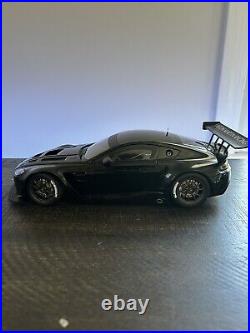 2013 Aston Martin Vantage GT3 Racing AutoArt MODEL CAR