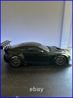 2013 Aston Martin Vantage GT3 Racing AutoArt MODEL CAR