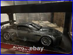 80501 Autoart Aston Martin DBR9 24hrs LeMans 2005 Plain Body Version