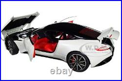 ASTON MARTIN DB11 MET. WHITE WithBLACK TOP & RED INTERIOR 1/18 CAR AUTOART 70266 ASTON MARTIN DB11 MET. WHITE WithBLACK TOP & RED INTERIOR 1/18 CAR AUTOART 70266