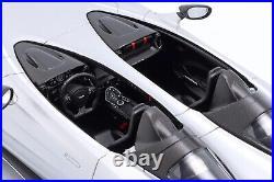 ASTON MARTIN V12 Speedster 2020 Skyfall Silver L. E. 1/1500 1/18 GT SPIRIT