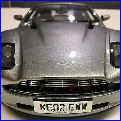 ASTON MARTIN V12 VANQUISH 007 Bond car (SILVER) KYOSHO 08603S 1/12 SCALE