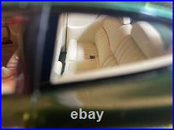 ASTON MARTIN'Virage' 1988 in metallic green / cream interior Cult Scale 118