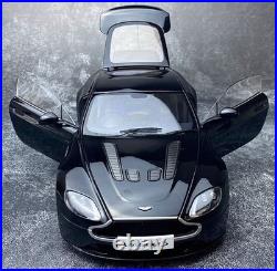 AUTOART Aston Martin V12 Vantage S 2015 black 118 Car Pre-built Model