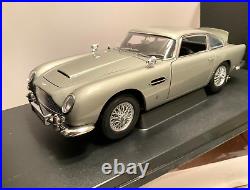 AUTOART James Bond Collection GOLDFINGER 007 ASTON MARTIN 118 scale MINT BOXED