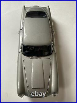 AUTOArt Aston Martin DB5, Silver, 118 Scale, 70211 Condition Issues