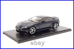 AUTOart 118 Aston Martin V12 Vantage in Midnight Blue