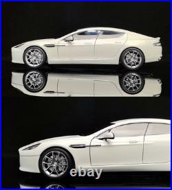 AUTOart 1/18 Aston Martin Rapide S 2015 White Diecast Car Model 70256