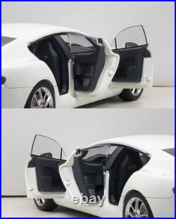 AUTOart 1/18 Aston Martin Rapide S 2015 White Diecast Car Model 70256