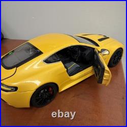 AUTOart 1/18 Aston Martin V12 Vantage S Yellow