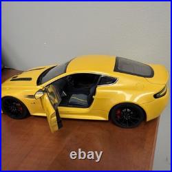 AUTOart 1/18 Aston Martin V12 Vantage S Yellow
