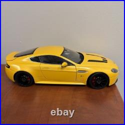 AUTOart 1/18 Aston Martin V12 Vantage S Yellow
