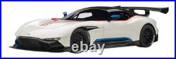 AUTOart 1/18 Aston Martin Vulcan metallic white/blue red stripe