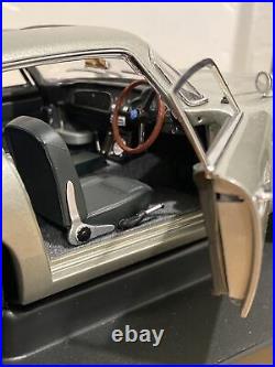 AUTOart 1/18 SCALE ASTON MARTIN DB5 JAMES BOND 007 GOLDFINGER DIECAST MODEL CAR