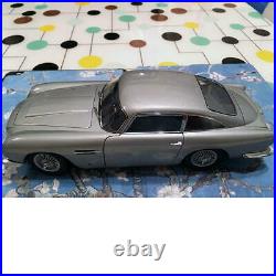 AUTOart 1/18 scale Aston Martin DB5 color Silver Finished Product length 25cm