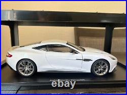 AUTOart 70256 2015 ASTON MARTIN RAPIDE S 1/18 DIECAST MODEL CAR STRATUS WHITE