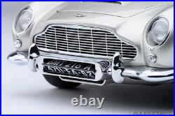 AUTOart 70296 ASTON MARTIN DB5 GOLDFINGER WithWEAPONS, SILVER