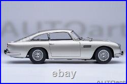 AUTOart 70296 ASTON MARTIN DB5 GOLDFINGER WithWEAPONS, SILVER