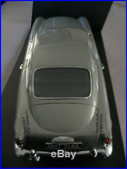 AUTOart-ASTON MARTIN DB5 GOLDFINGER (JAMES BOND COLLECTION) 118 SCALE CAR MODE
