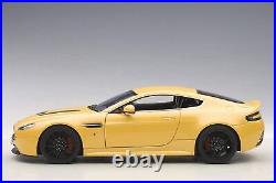 AUTOart Aston Martin V12 S Advantage 70252 2015 Scale 1/