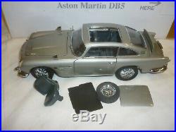 A Danbury mint scale model of James Bond Aston Martin DB5 Goldfinger