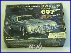 Airfix James Bond Secret Agent 007 Aston Martin DB 5 kit 1/24 scale