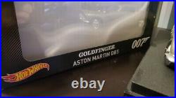 Aston Martin DB5 007 Goldfinger 1/18 Scale (Hotwheels)