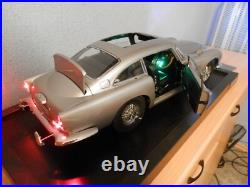 Aston Martin DB5 James Bond 007 1/8th scale by Eaglemoss +MANY EXTRAS