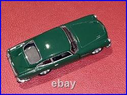 Aston Martin DB5 diecast car 1963 British Racing Green self propel 1/38 scale