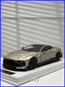 Aston Martin Valour (Satin Silver Birch) Runner 1/18 scale