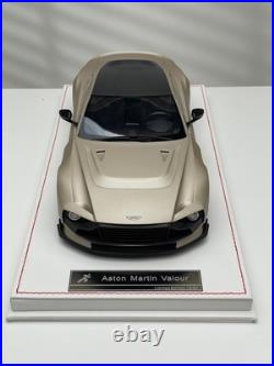 Aston Martin Valour (Satin Silver Birch) Runner 1/18 scale