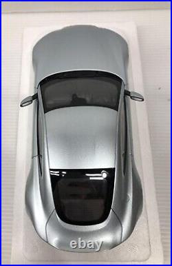 Aston Martin Vantage AUTO art Scale size 1/18 Silver used/opened 70276 JAPAN