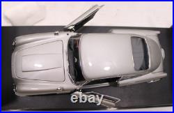 Auto Art James Bond Goldfinger Aston Martin DB5 1/18 Scale