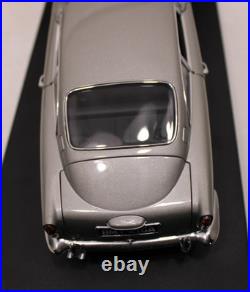 Auto Art James Bond Goldfinger Aston Martin DB5 1/18 Scale