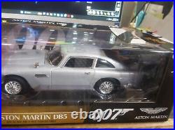 Auto World 007 Aston Martin DB5 1/18 scale diecast car