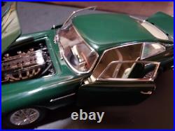 Autoart 1964 Aston Martin DB5 118 Scale Diecast Car British Racing Green