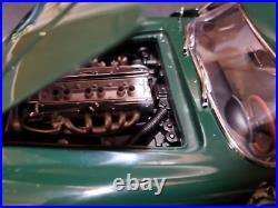 Autoart 1964 Aston Martin DB5 118 Scale Diecast Car British Racing Green