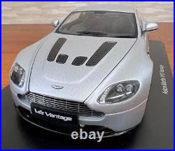 Autoart 1/18 Aston Martin V12 Vantage Silver Performance