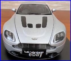 Autoart 1/18 Aston Martin V12 Vantage Silver Performance