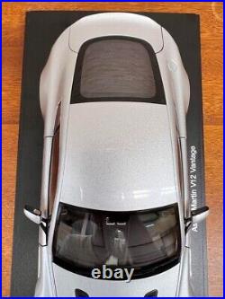 Autoart 1/18 Aston Martin V12 Vantage Silver Performance