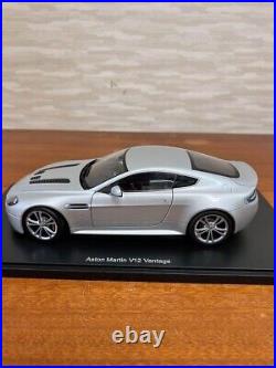 Autoart 1/18 Aston Martin V12 Vantage Silver Performance