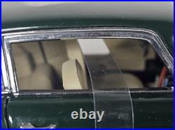 Autoart 1/18 Scale 1964 Aston-Martin DB5 Coupe British Racing Green Boxed Model