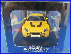 Autoart Aston Martin V12 Vantage 18 Scale Car