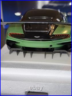 Autoart Aston Martin Vulcan Apple Tree Green WithOrange Accents 1/18 Car 70263